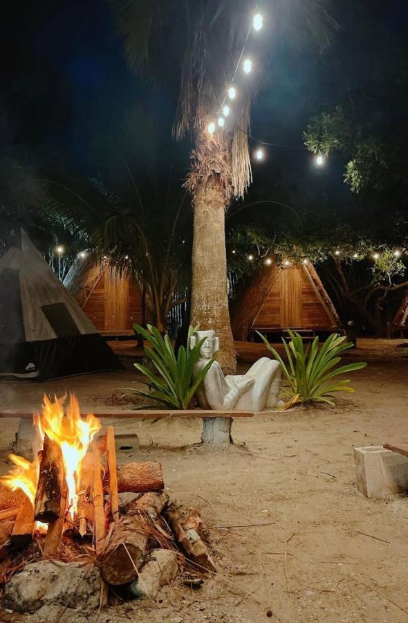 La Aldea Holbox Cabanas Y Camping מראה חיצוני תמונה